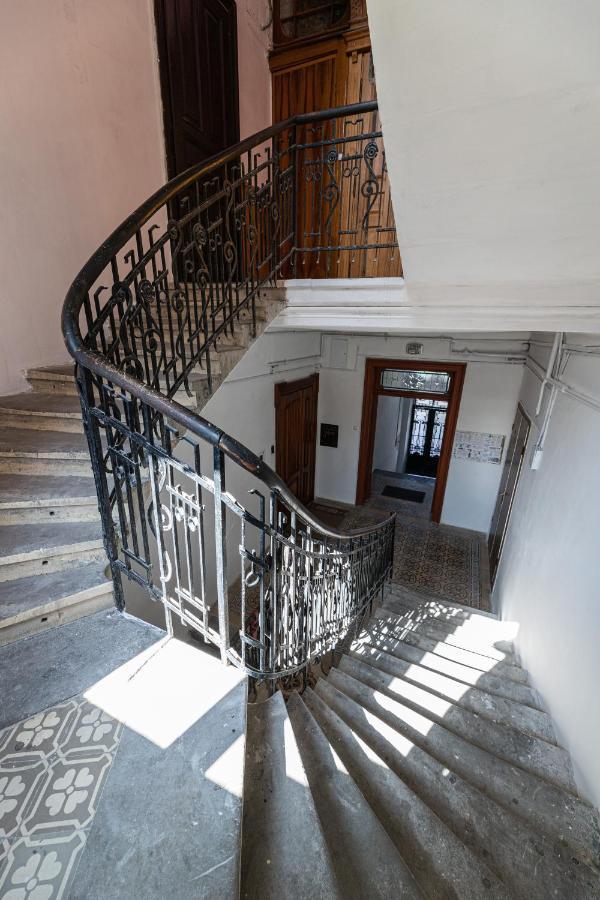 2 Bedroom Apartment Tykha Street City Center With Parking Place Lviv Ngoại thất bức ảnh