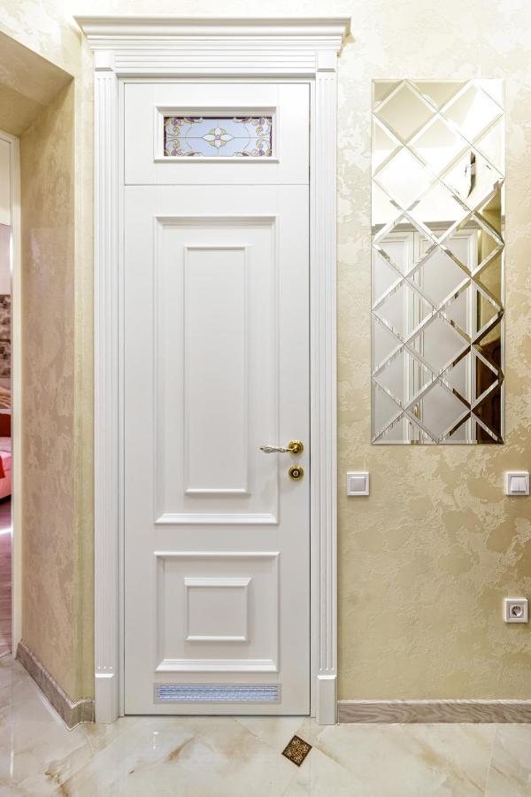 2 Bedroom Apartment Tykha Street City Center With Parking Place Lviv Ngoại thất bức ảnh