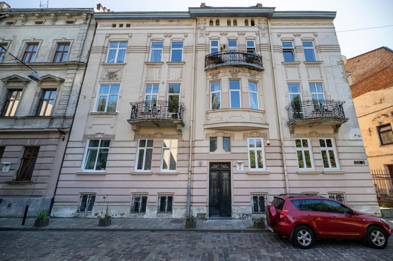 2 Bedroom Apartment Tykha Street City Center With Parking Place Lviv Ngoại thất bức ảnh